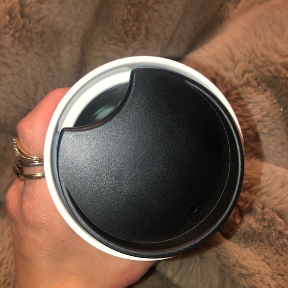 STARBUCKS 2019 Holiday Confetti Ceramic White and Gold 12 Ounce Beverage Tumbler - Picture 6 of 6